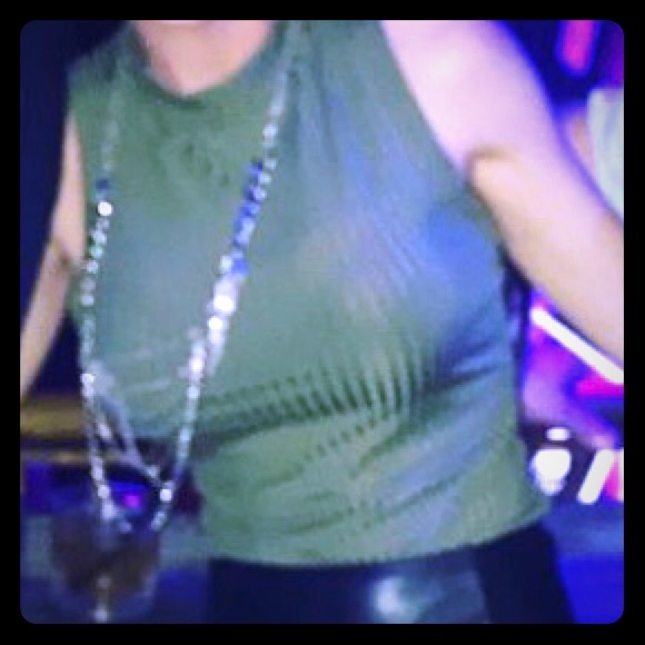 GUESS tops - Picture 2 of 8